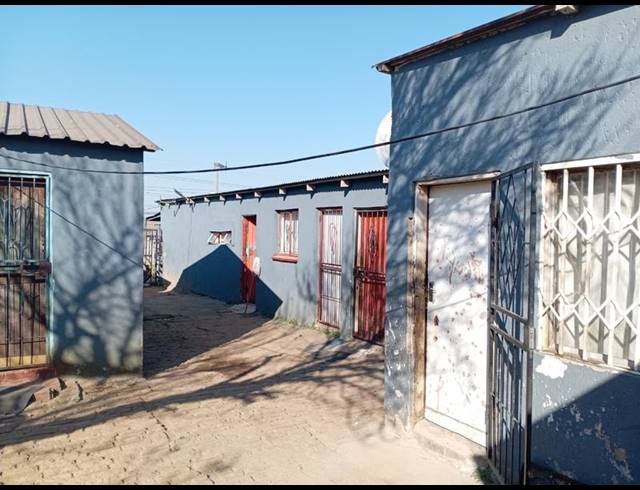 13 BEDROOM HOUSE FOR SALE IN COMMERCIA